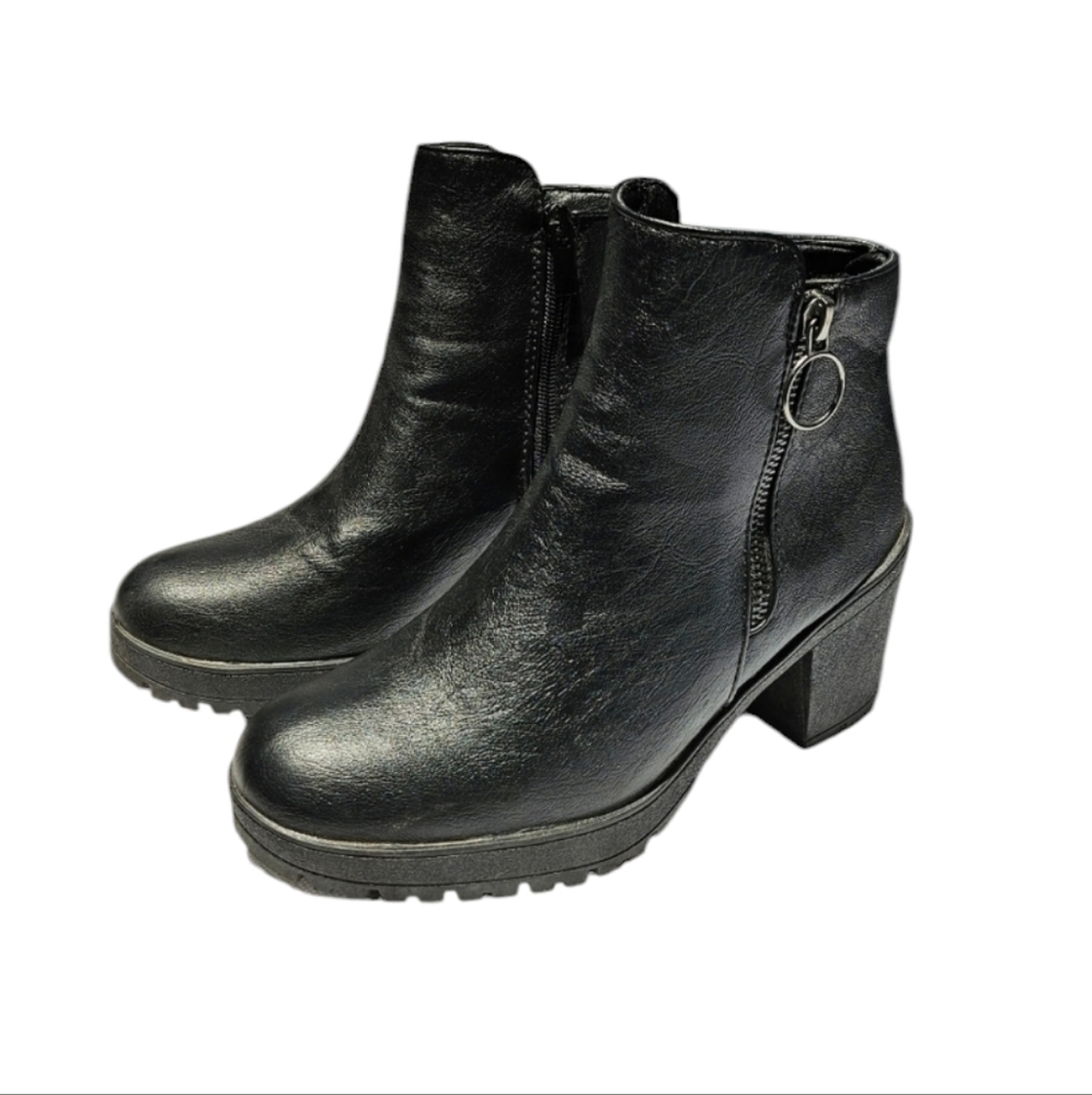 Forever Side Zip Boots With Faux Accent Zipper on Outsides 3in Chunky Heel Sz 7